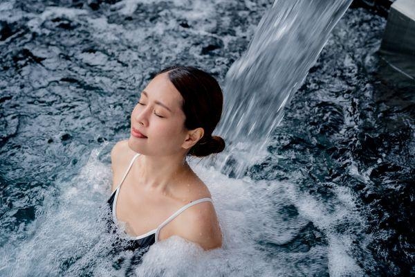 Complimentary 60 min aquatherapy at The Rabbit Moon Aquatherapy