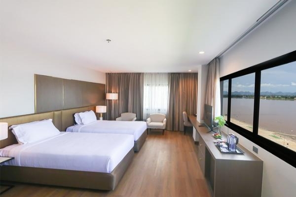 Panorama River View Twin Beds