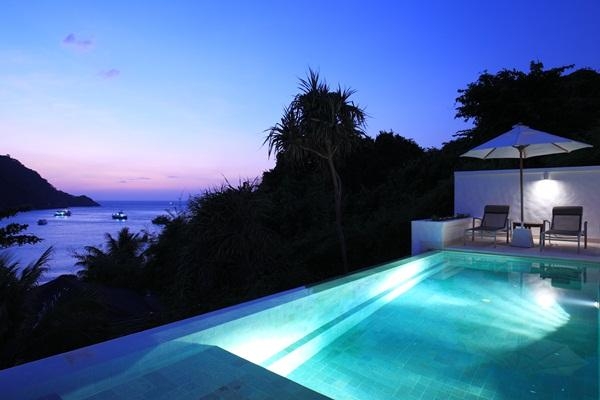 Grand Pool Suite with Seaview