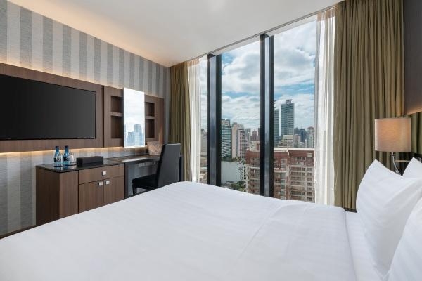 Premier City View KING Room