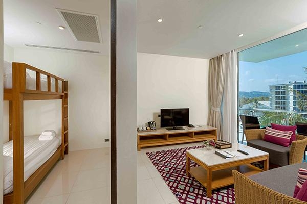 1-Bedroom Family Suite with Balcony